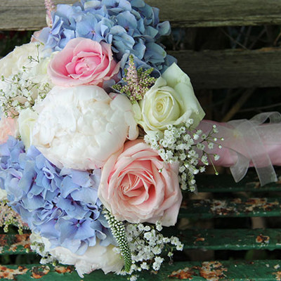 Pastels wedding with stationary & flowers