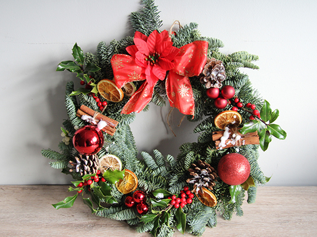 Xmas wreath with red 40cms