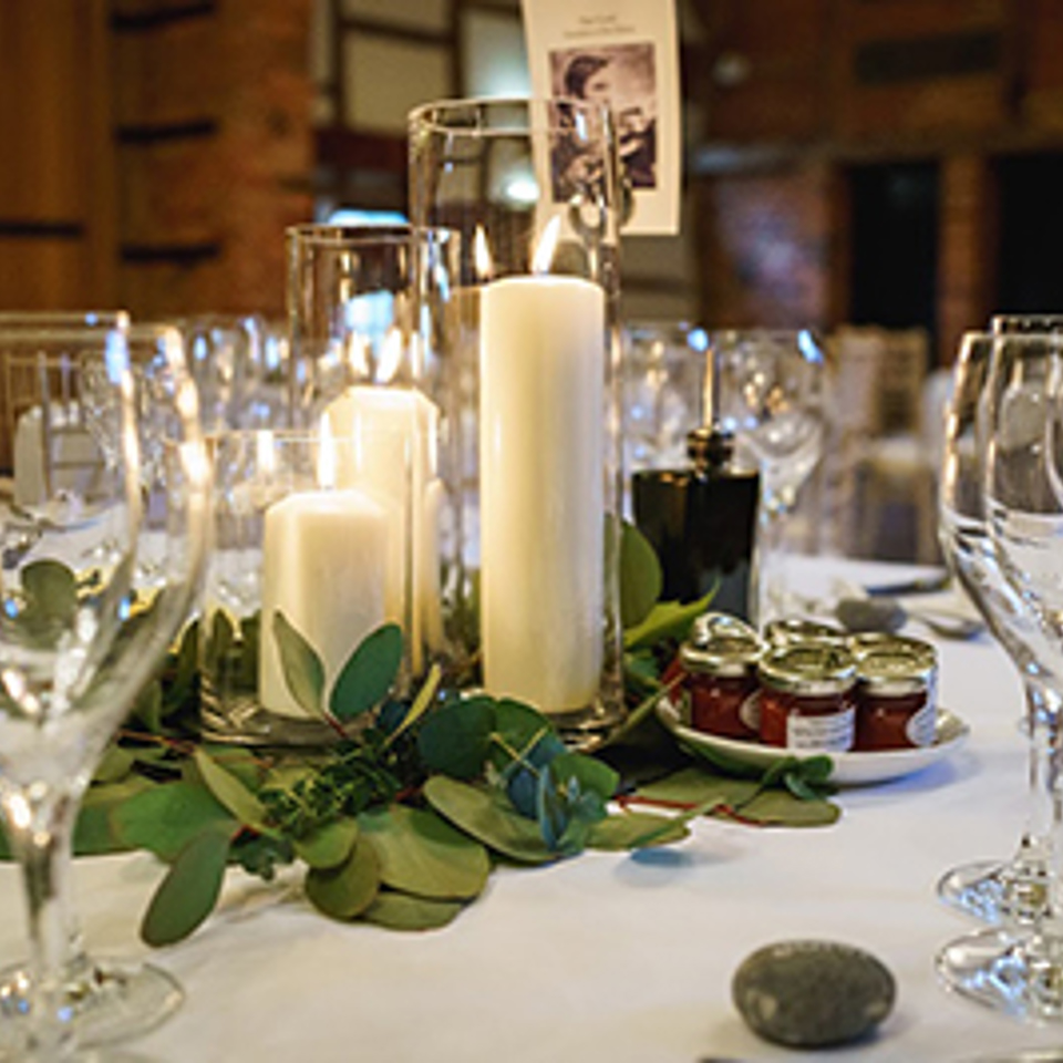 Lainston house - Natural flowers with greenery