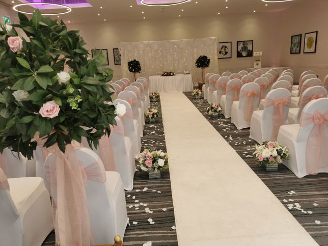 Holiday inn pinks- ceremony.jpg