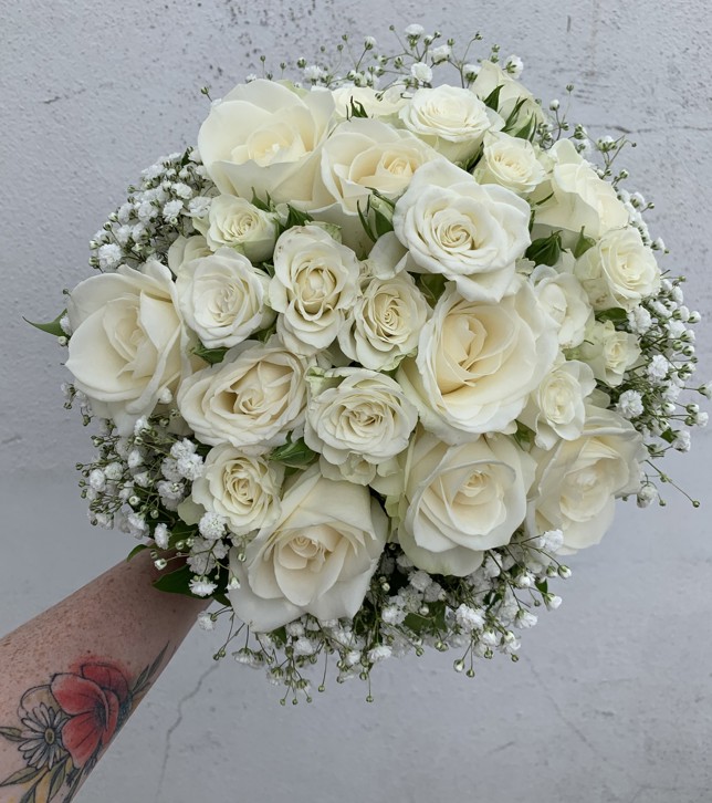 White roses .jpg